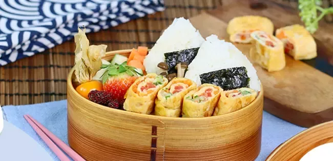 เบนโตะไข่ม้วน