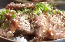 ข้าวหน้าเนื้อใจเสือ
