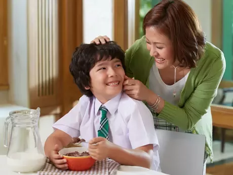งานเข้า เจ้าตัวเล็กยี้มื้อเช้า